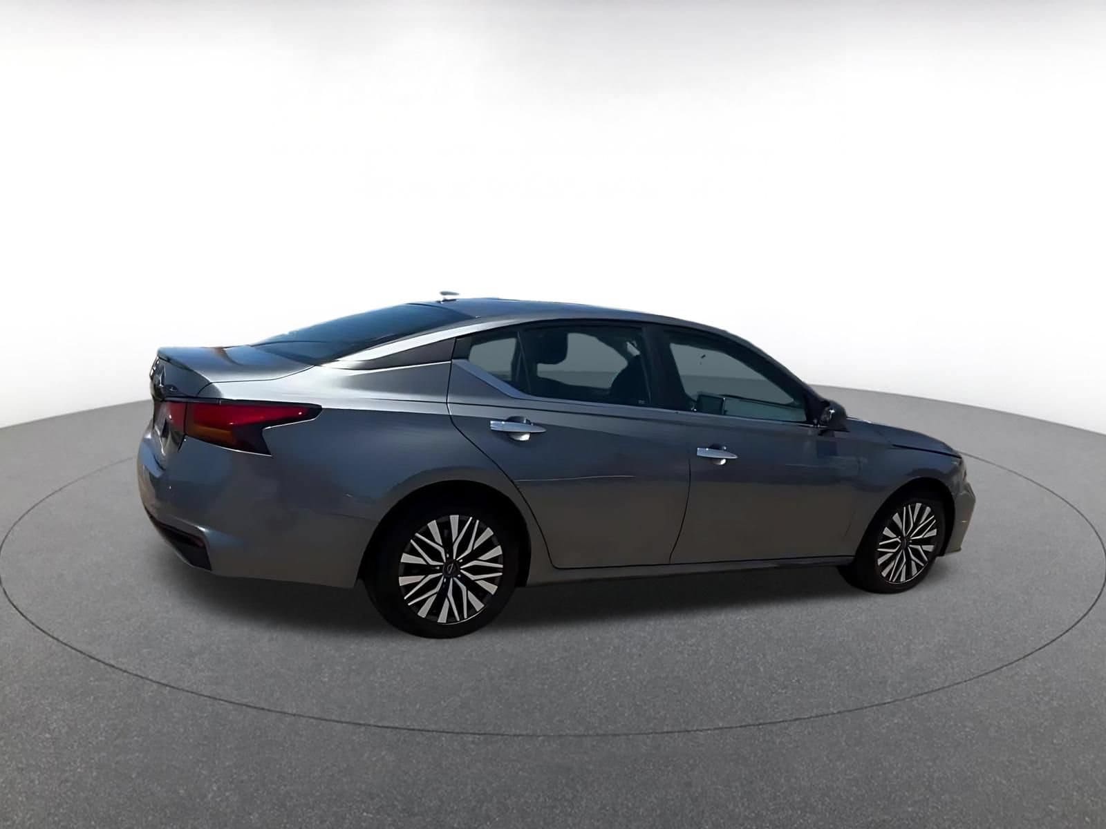 Thumbnail: 2025 Nissan Altima - 15