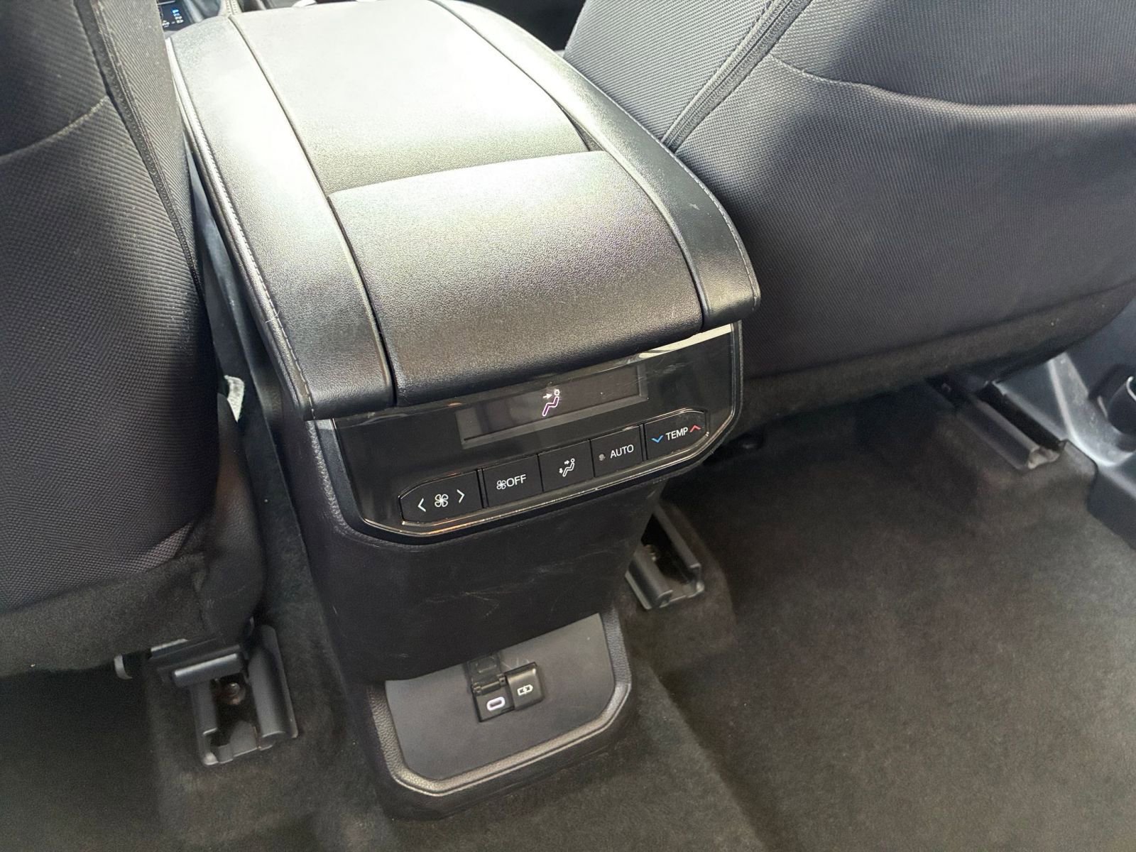 Thumbnail: 2025 Toyota Highlander - 24