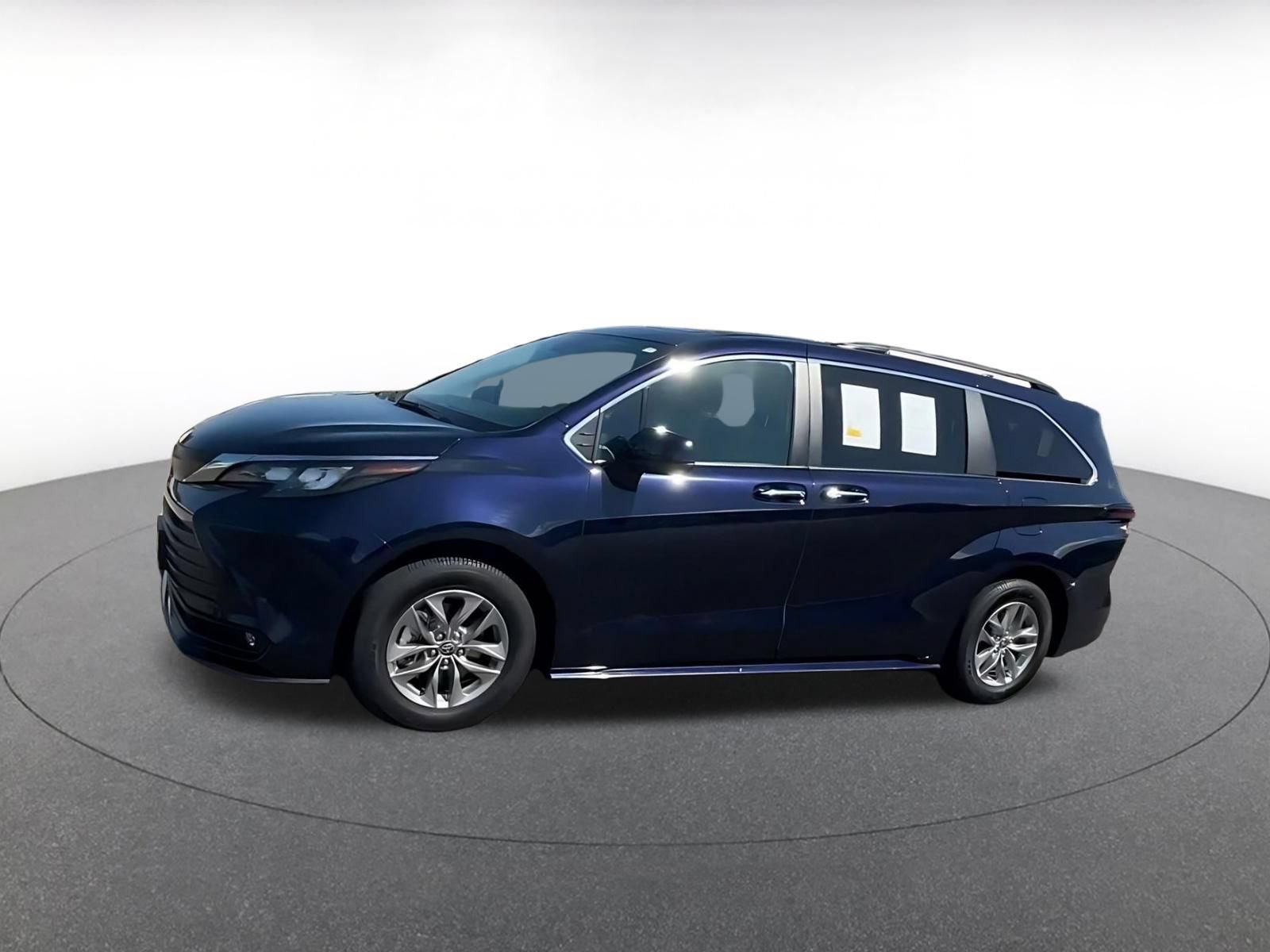 Thumbnail: 2025 Toyota Sienna - 7