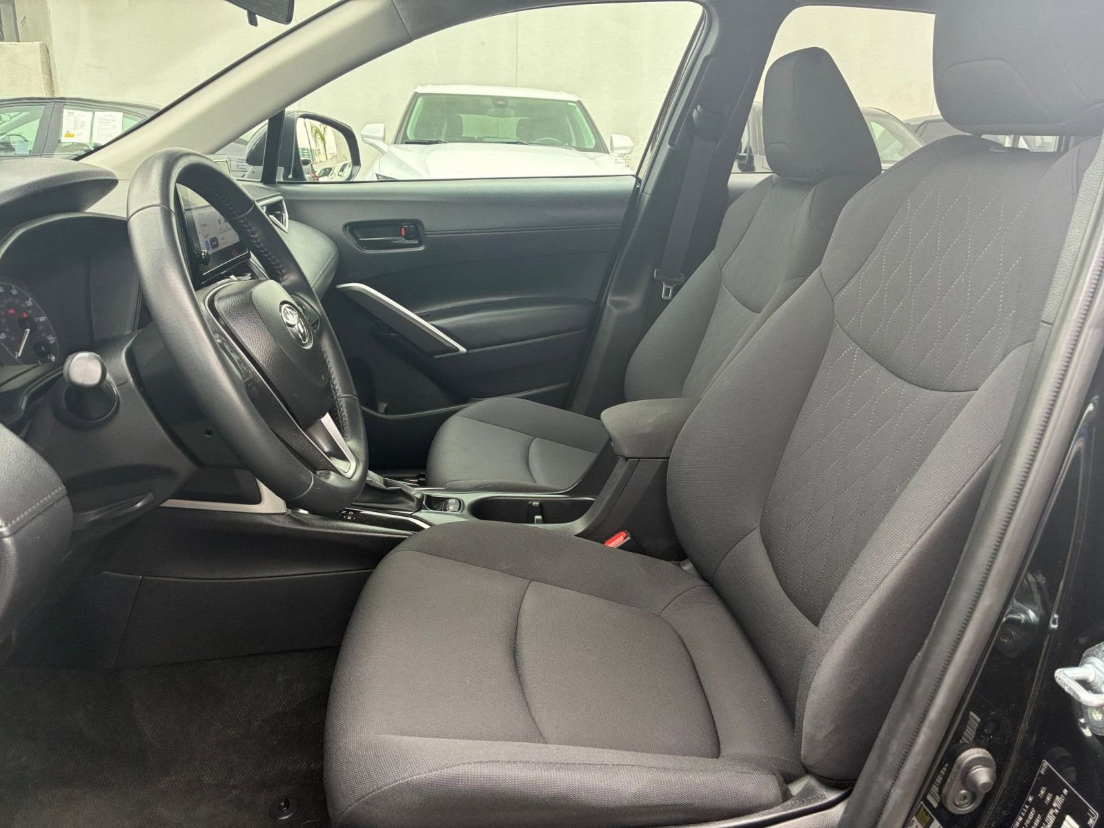 Thumbnail: 2025 Toyota Corolla Cross - 25