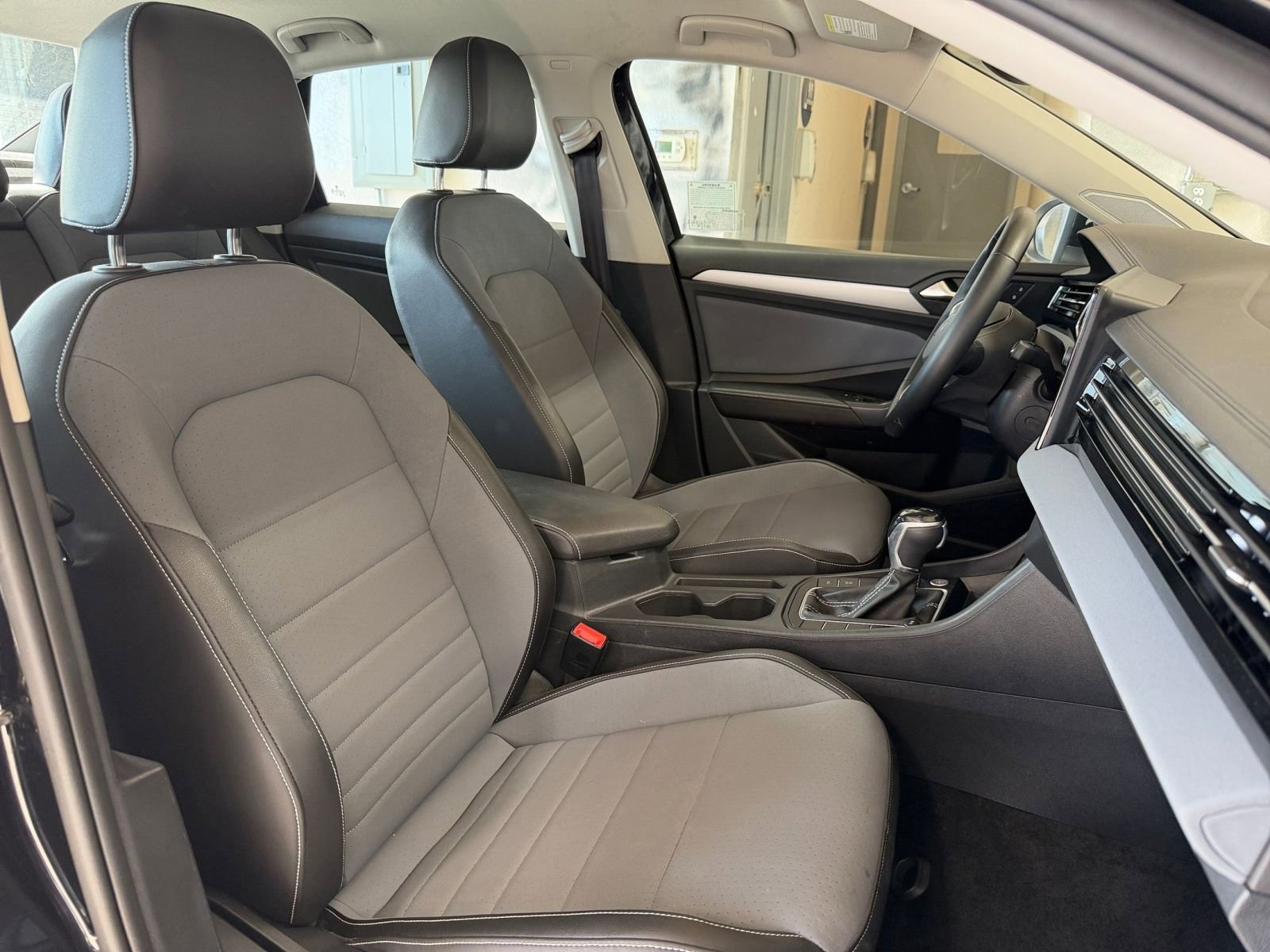 Thumbnail: 2025 Volkswagen Jetta - 35