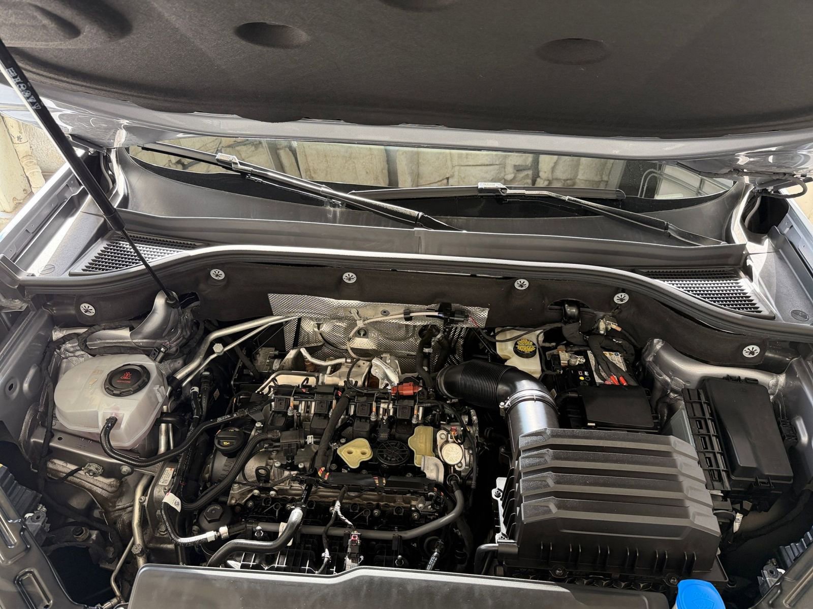 Thumbnail: 2025 Volkswagen Atlas - 32