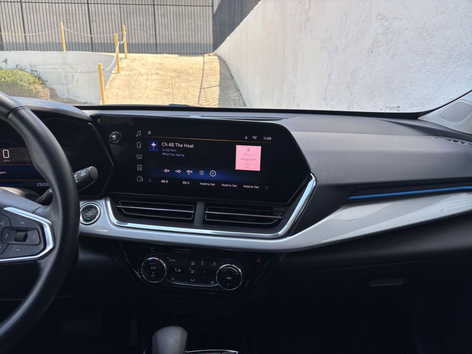 Thumbnail: 2025 Chevrolet Trax - 17