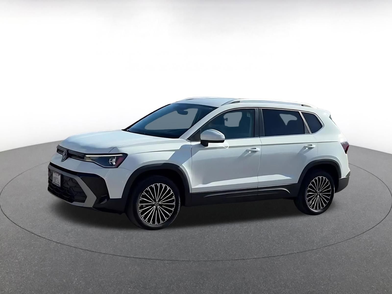 Thumbnail: 2025 Volkswagen Taos - 8