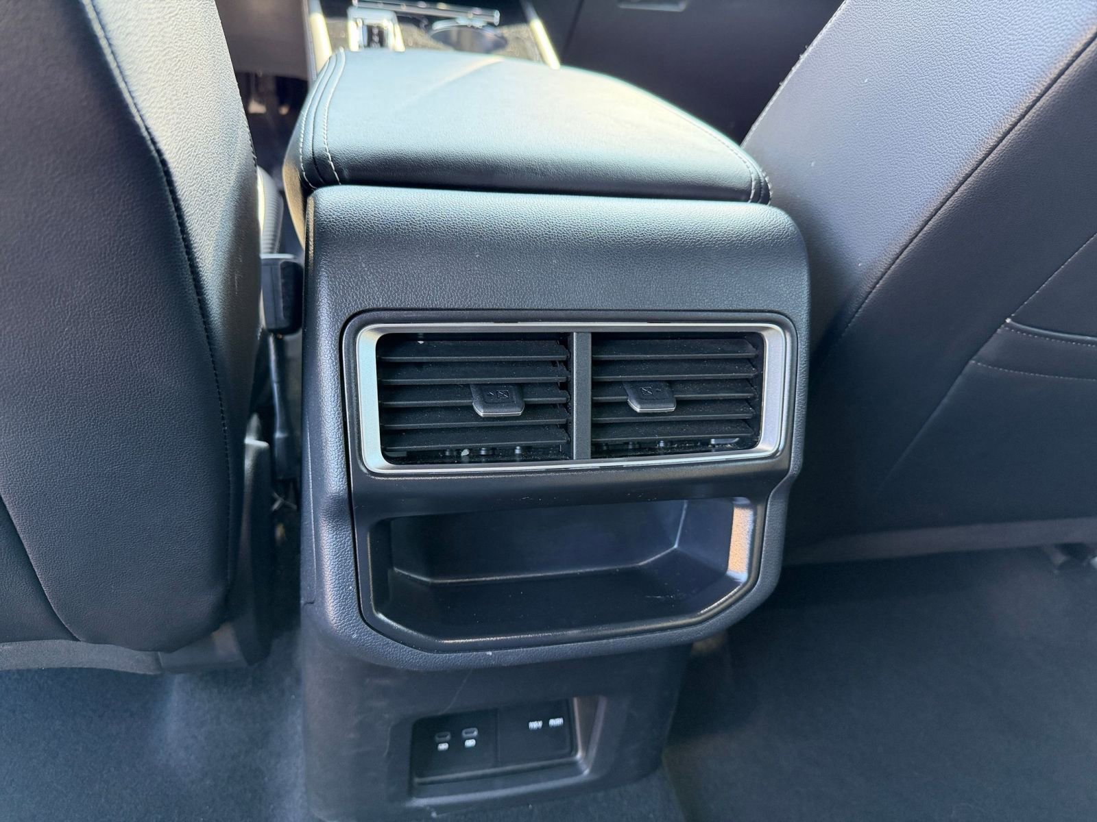 Thumbnail: 2025 Volkswagen Atlas - 24