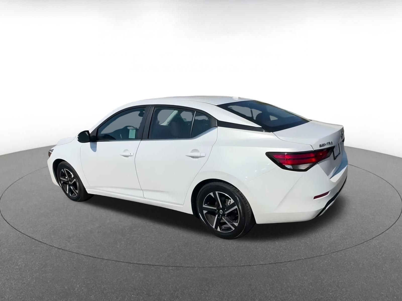 Thumbnail: 2024 Nissan Sentra - 10