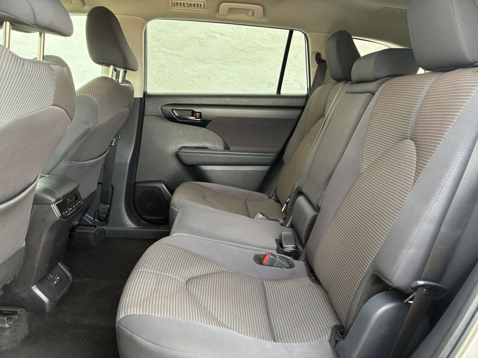 Thumbnail: 2025 Toyota Highlander - 27