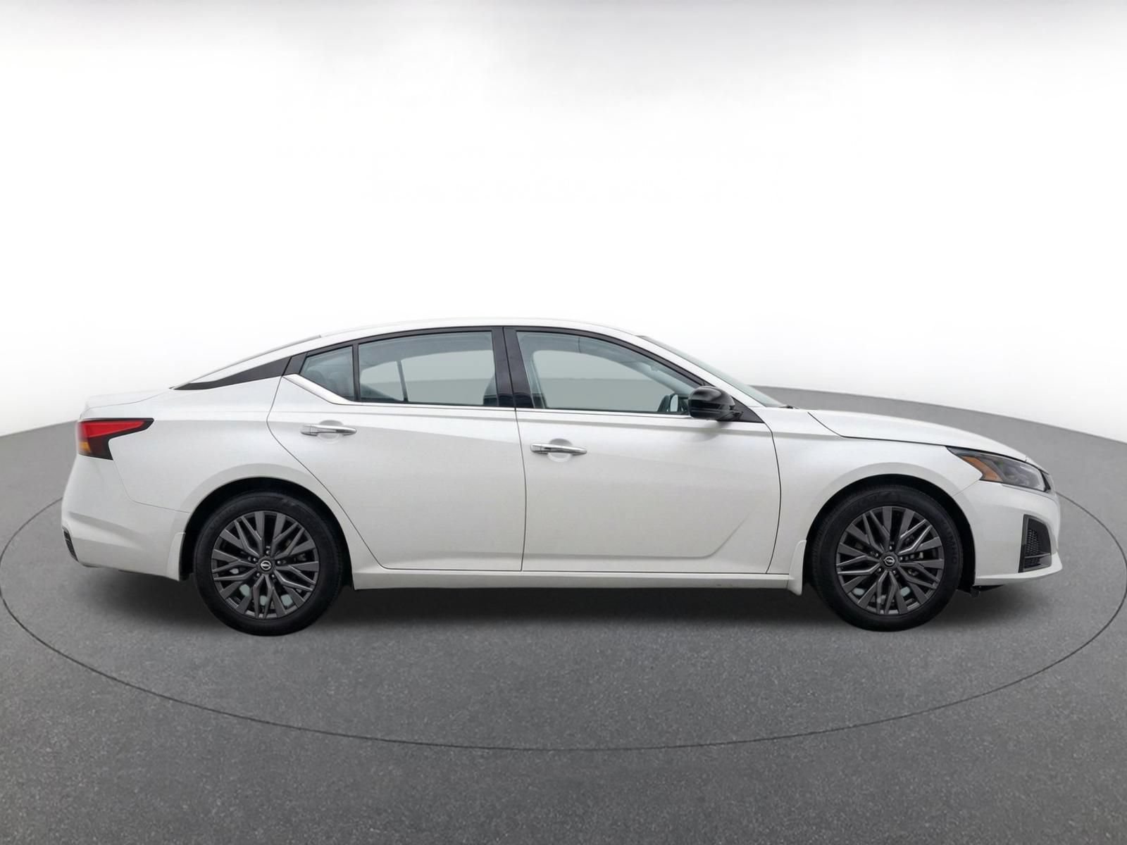 Thumbnail: 2025 Nissan Altima - 10