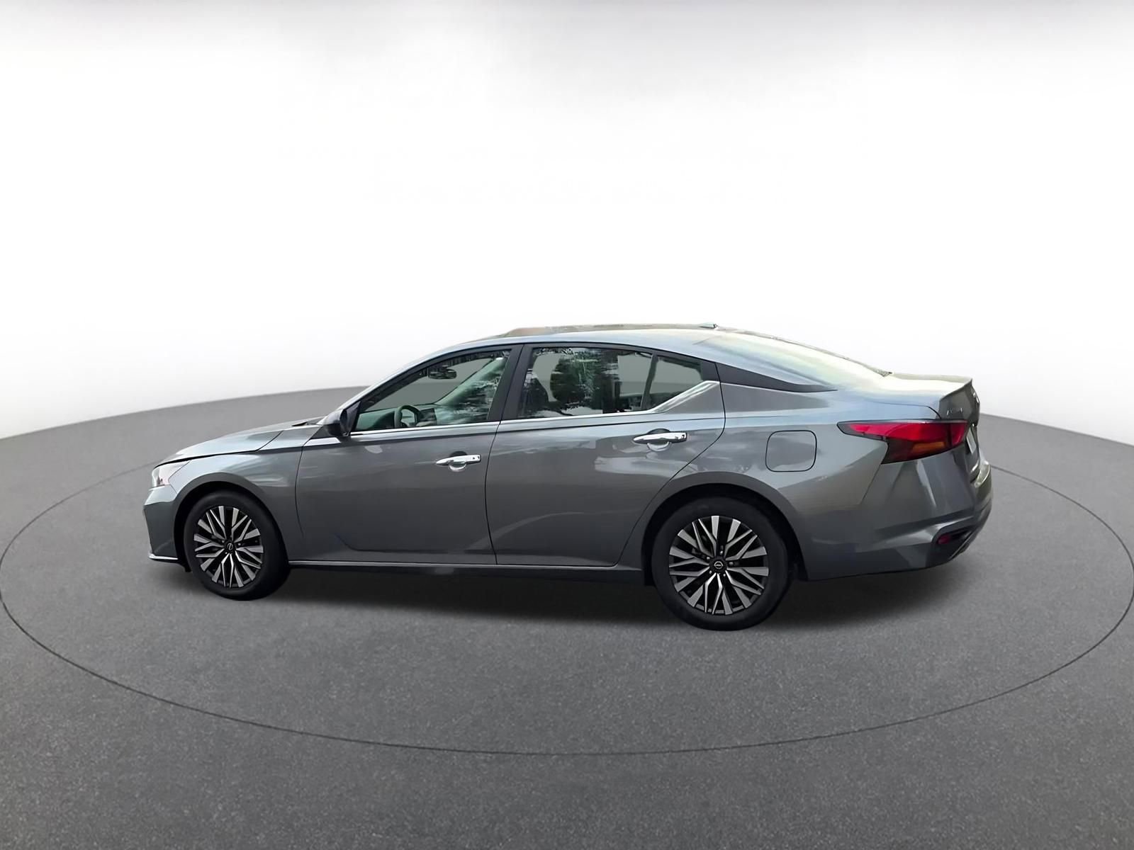 Thumbnail: 2025 Nissan Altima - 10