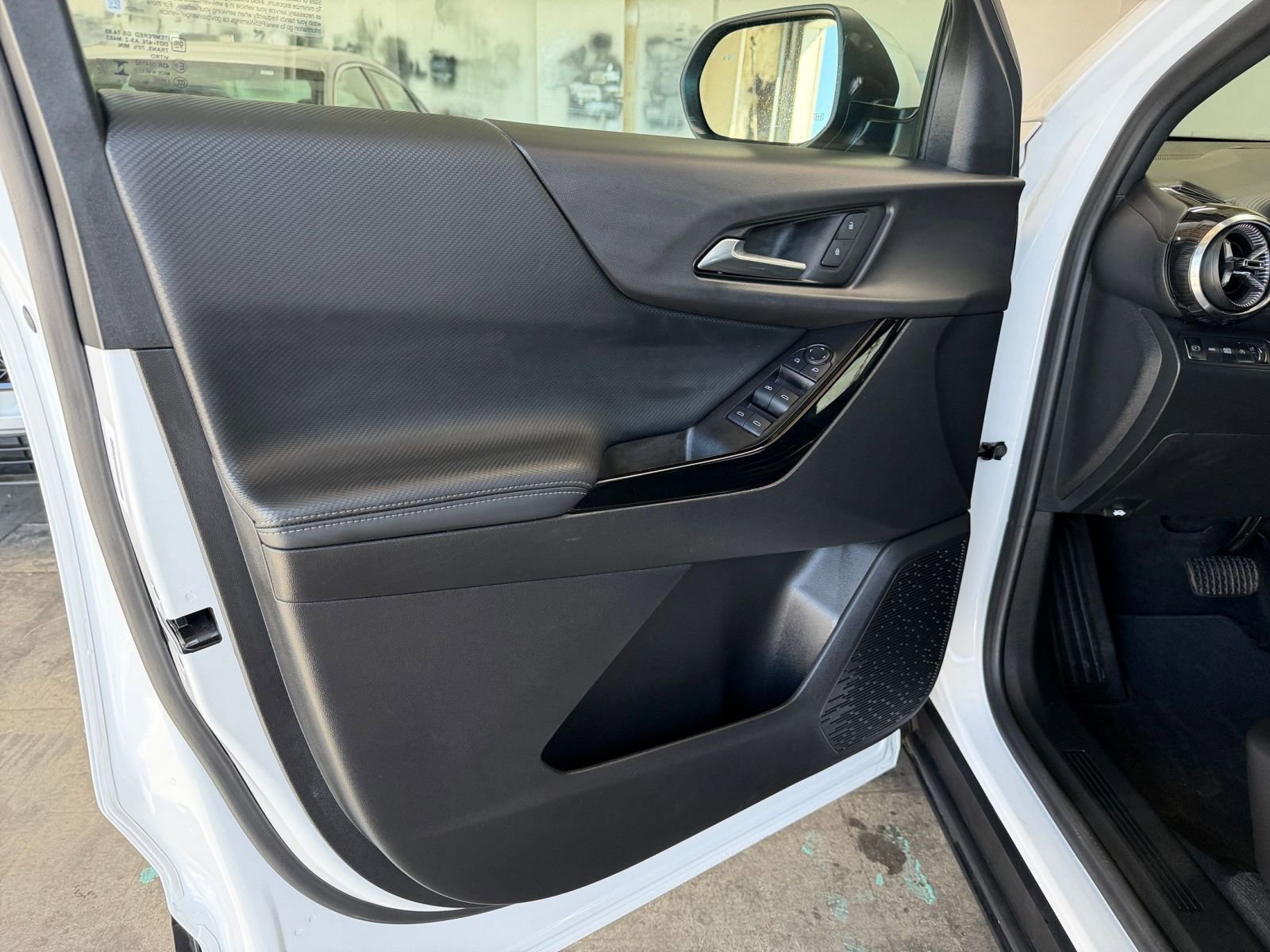 Thumbnail: 2025 Chevrolet Equinox - 20