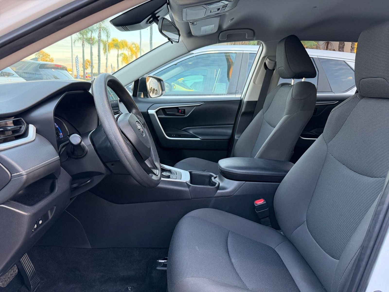 Thumbnail: 2025 Toyota RAV4 - 25