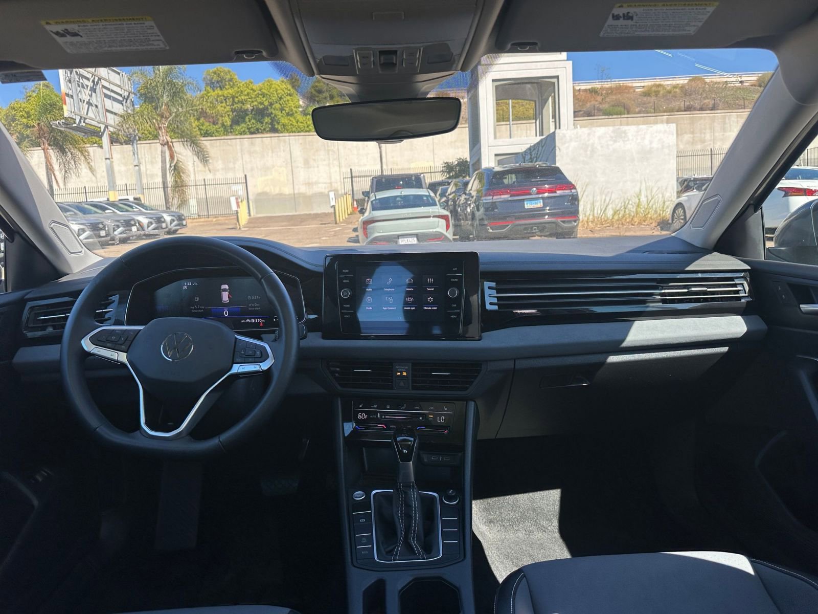 Thumbnail: 2025 Volkswagen Jetta - 32