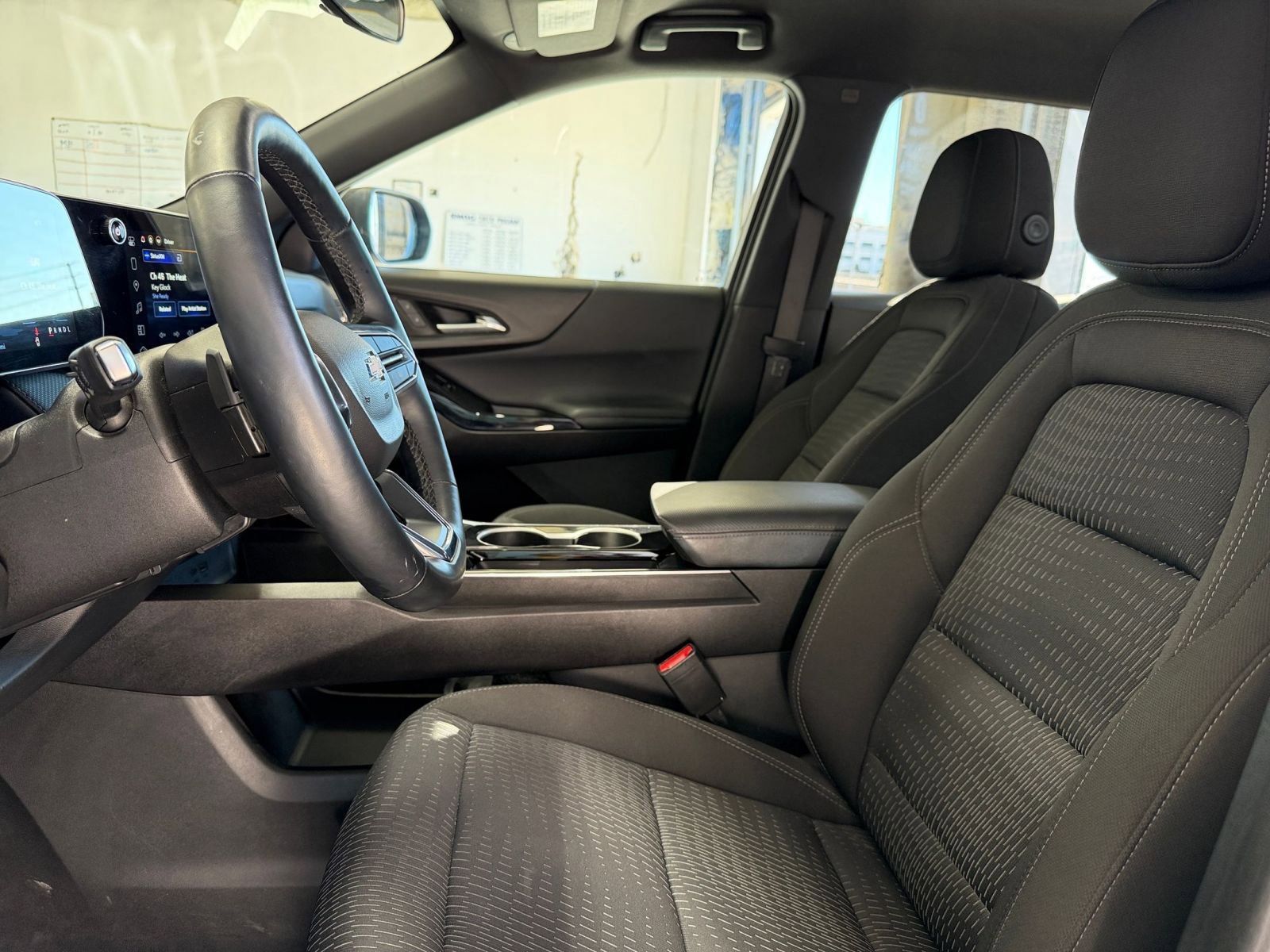 Thumbnail: 2025 Chevrolet Equinox - 25