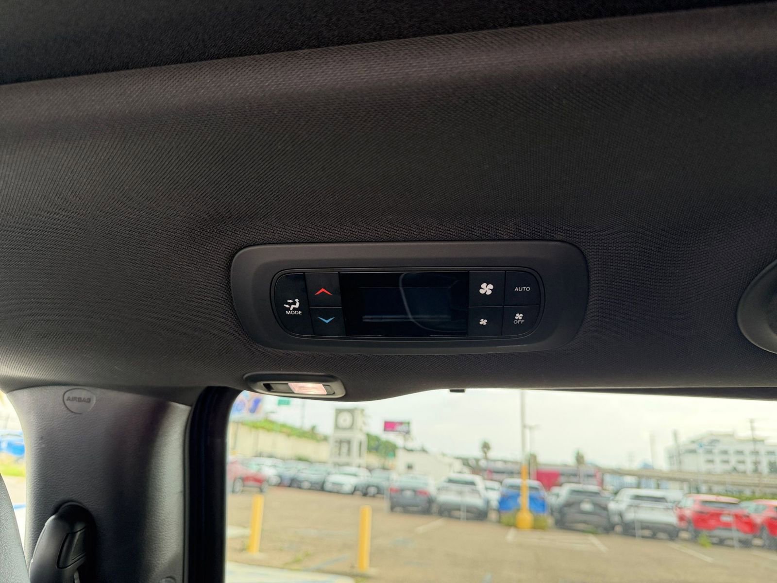 Thumbnail: 2025 Chrysler Pacifica - 25