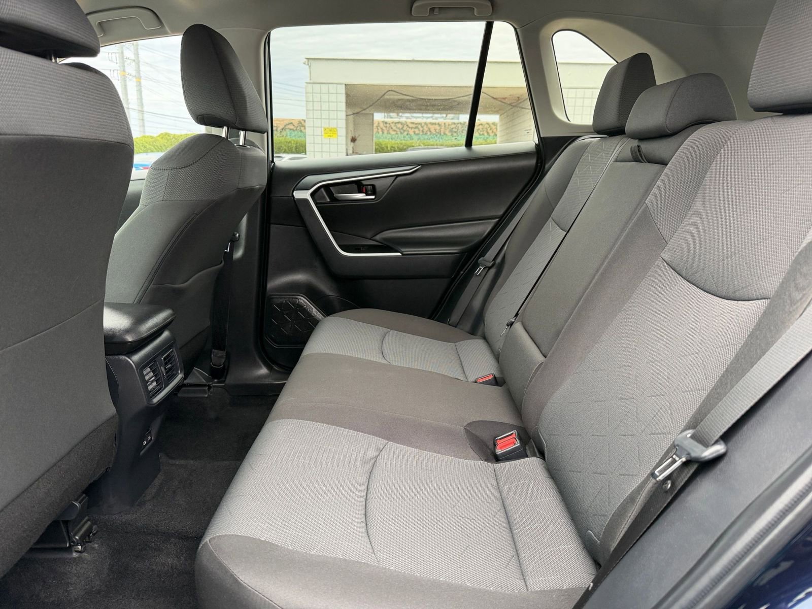 Thumbnail: 2025 Toyota RAV4 - 25