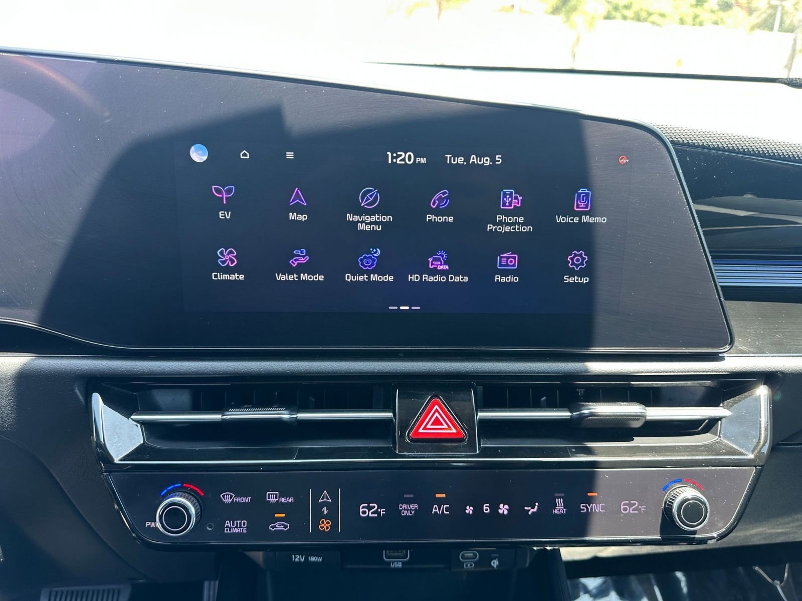 Thumbnail: 2023 Kia Niro - 25