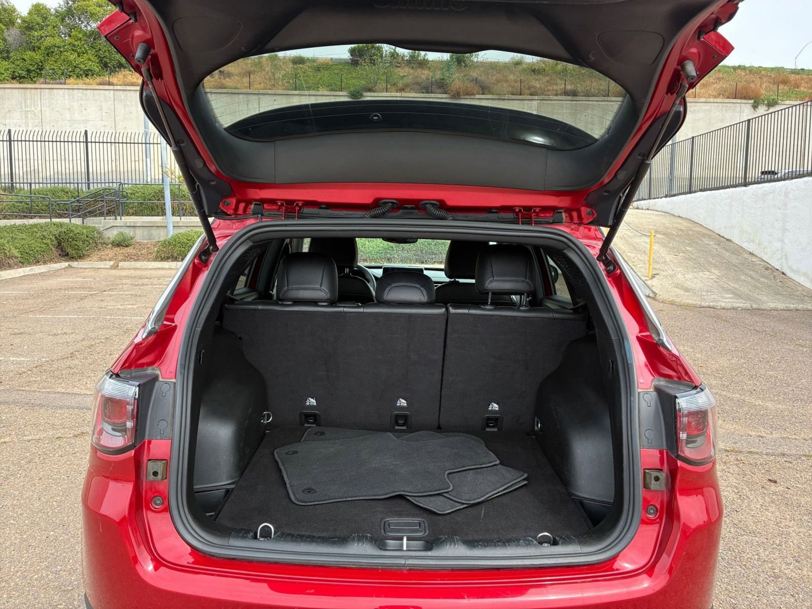 Thumbnail: 2025 Jeep Compass - 32