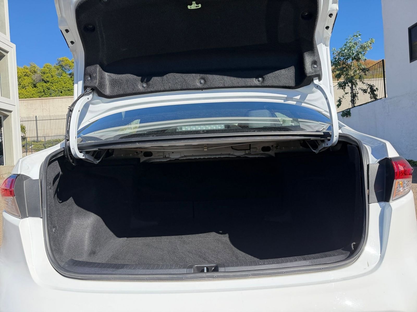 Thumbnail: 2025 Toyota Corolla - 29