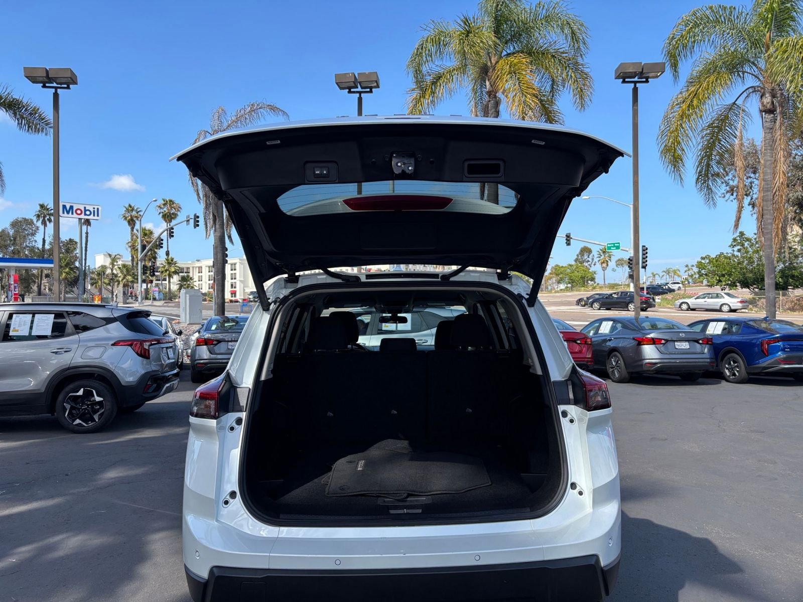 Thumbnail: 2025 Nissan Rogue - 33