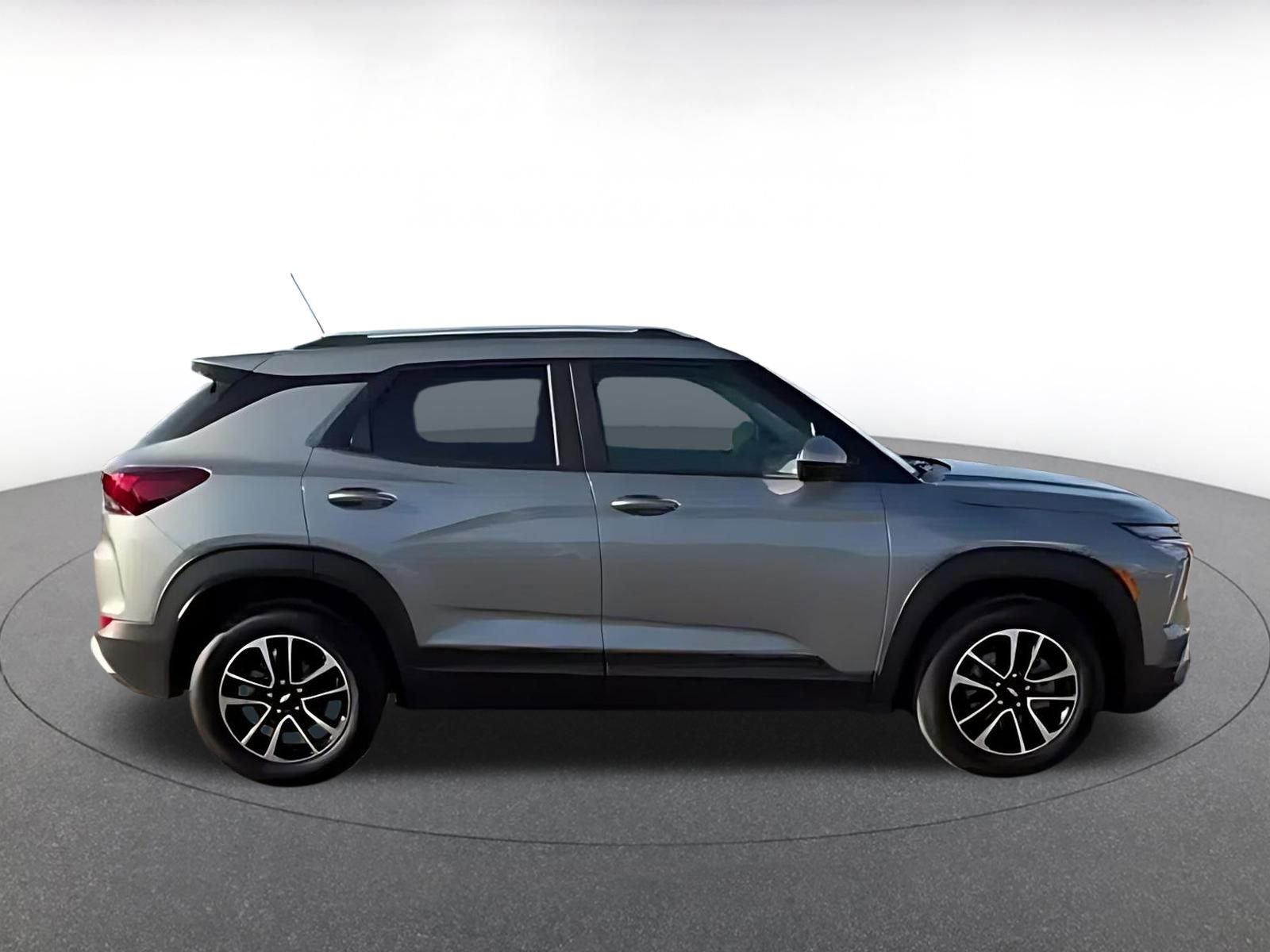 Thumbnail: 2025 Chevrolet TrailBlazer - 16