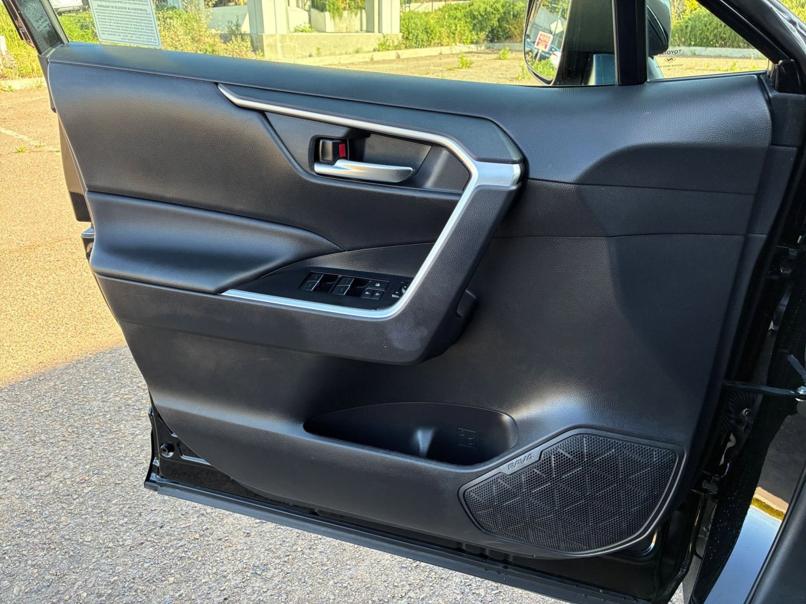 Thumbnail: 2025 Toyota RAV4 - 18