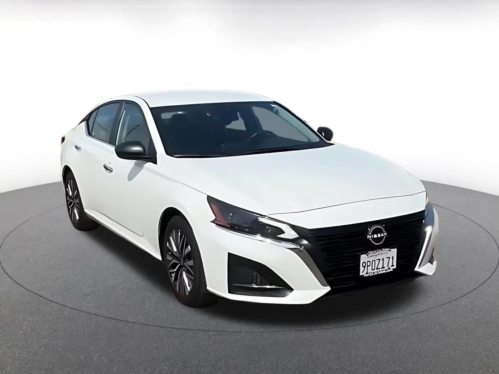 Thumbnail: 2025 Nissan Altima - 3