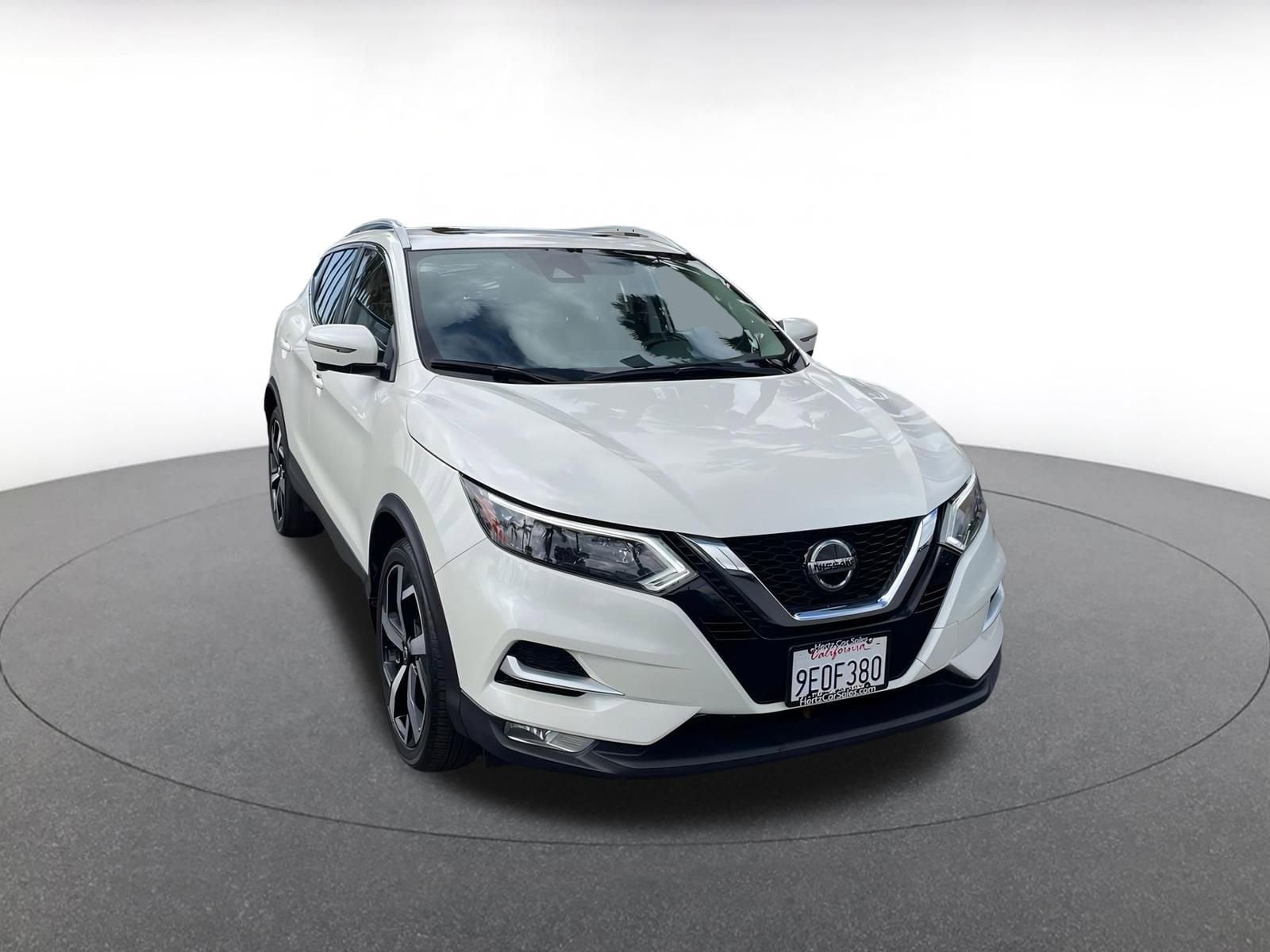 Thumbnail: 2022 Nissan Rogue Sport - 1