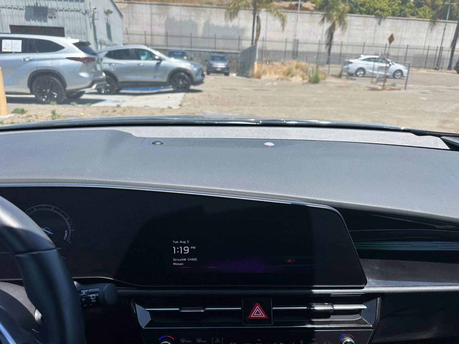 Thumbnail: 2023 Kia Niro - 21