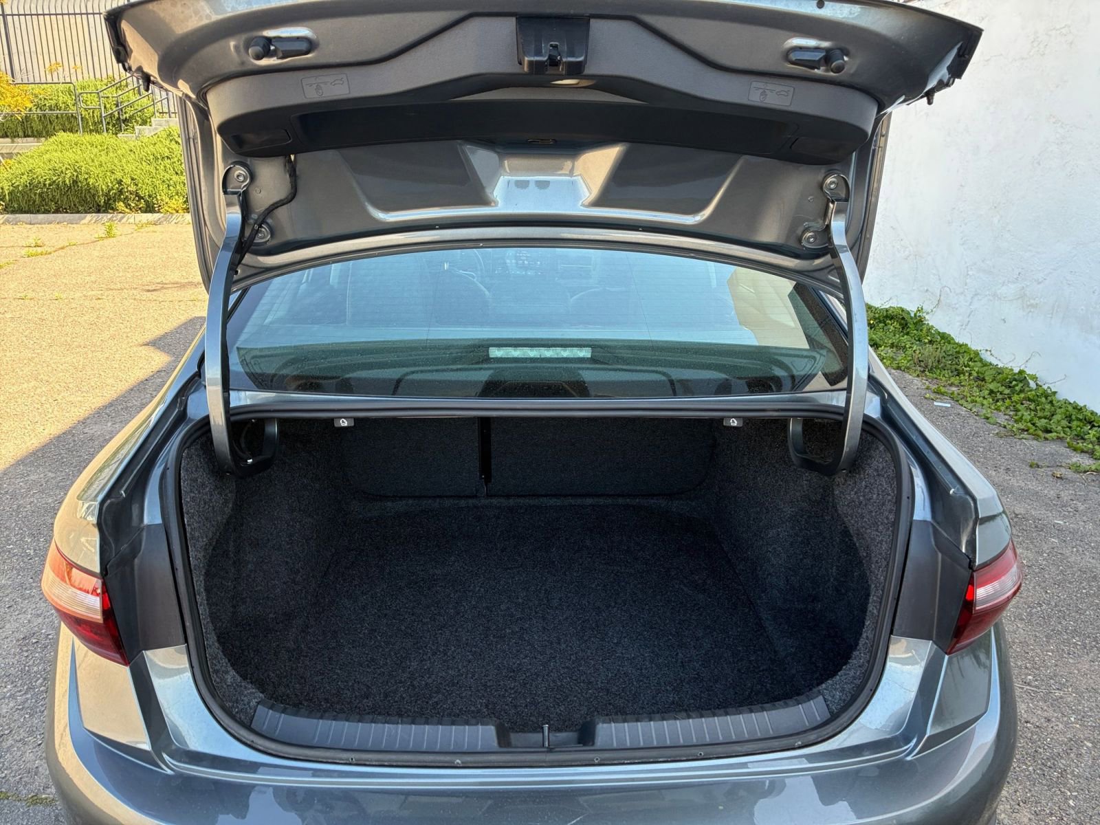 Thumbnail: 2025 Volkswagen Jetta - 32