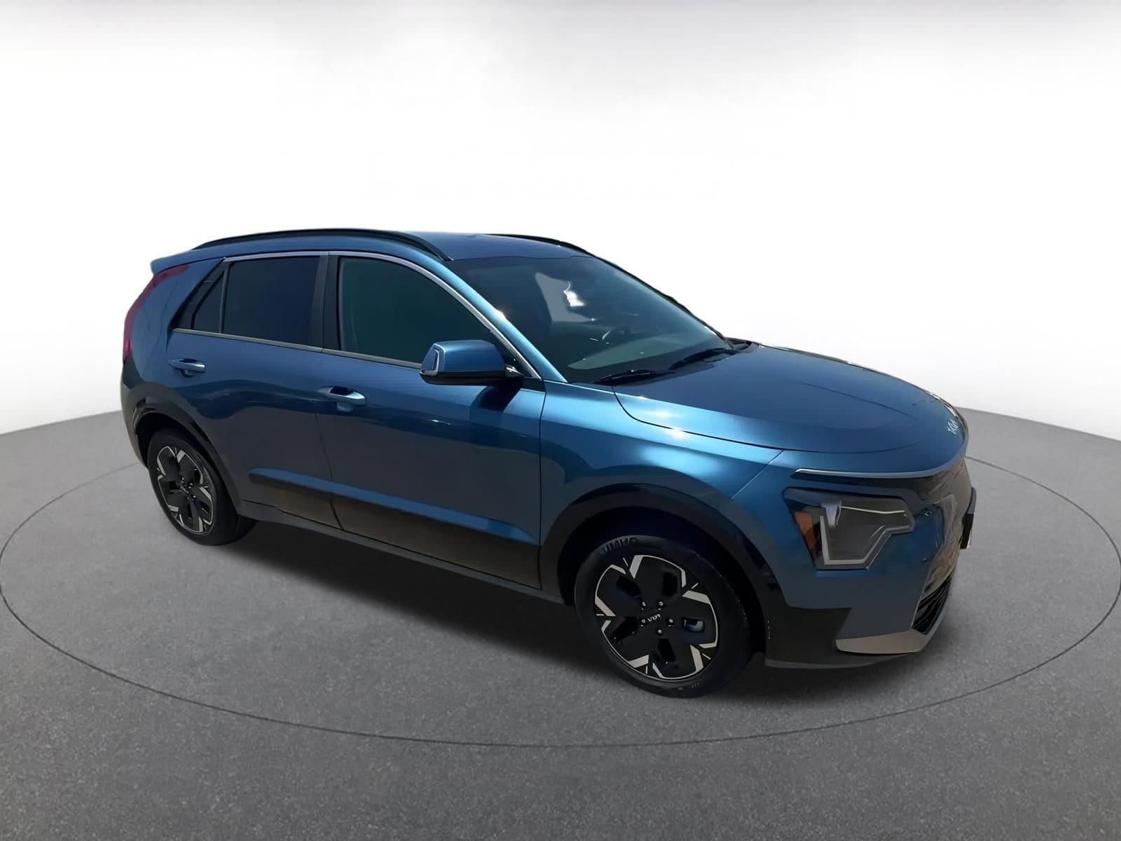 Thumbnail: 2023 Kia Niro - 2