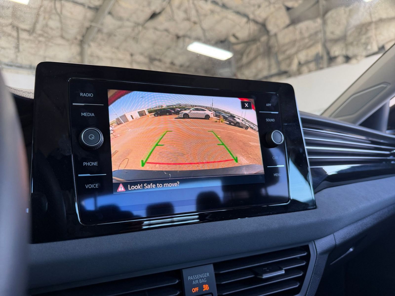 Thumbnail: 2025 Volkswagen Jetta - 17