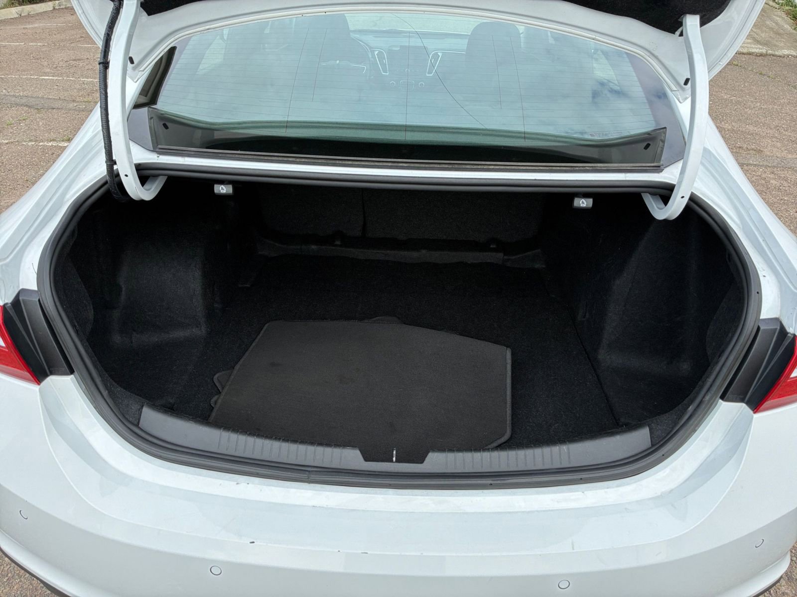 Thumbnail: 2024 Chevrolet Malibu - 32