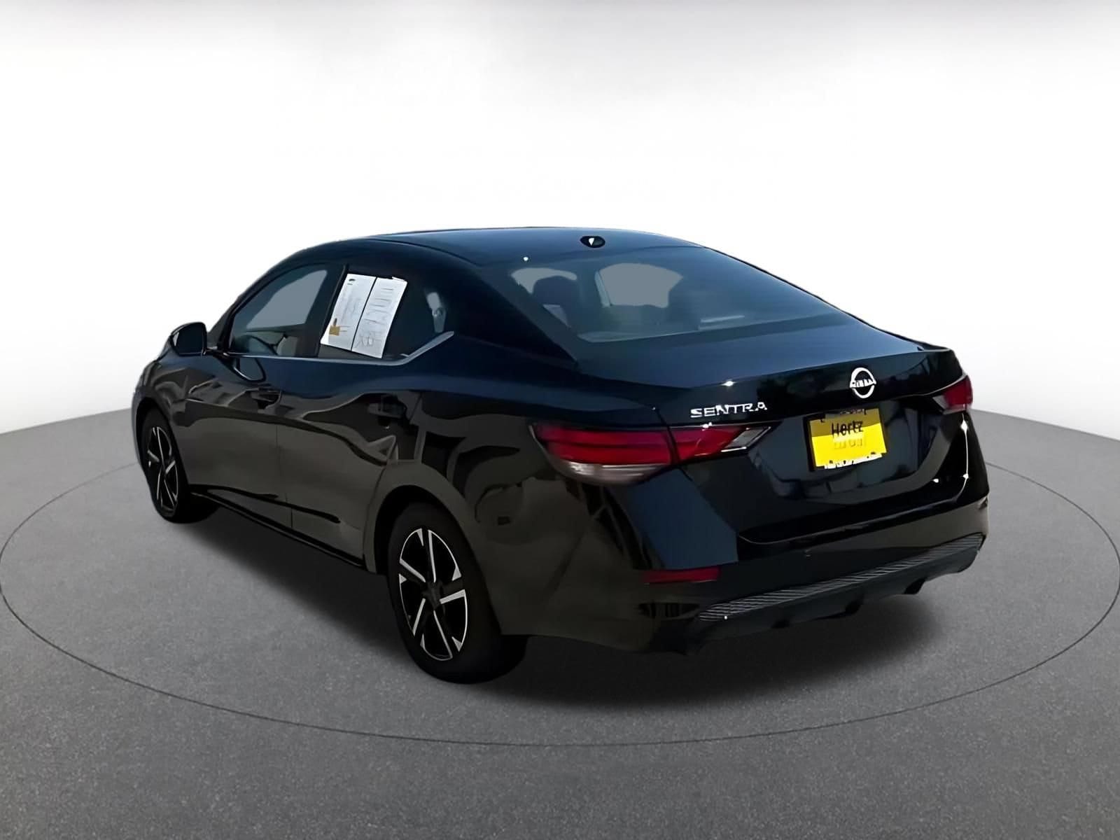 Thumbnail: 2025 Nissan Sentra - 10