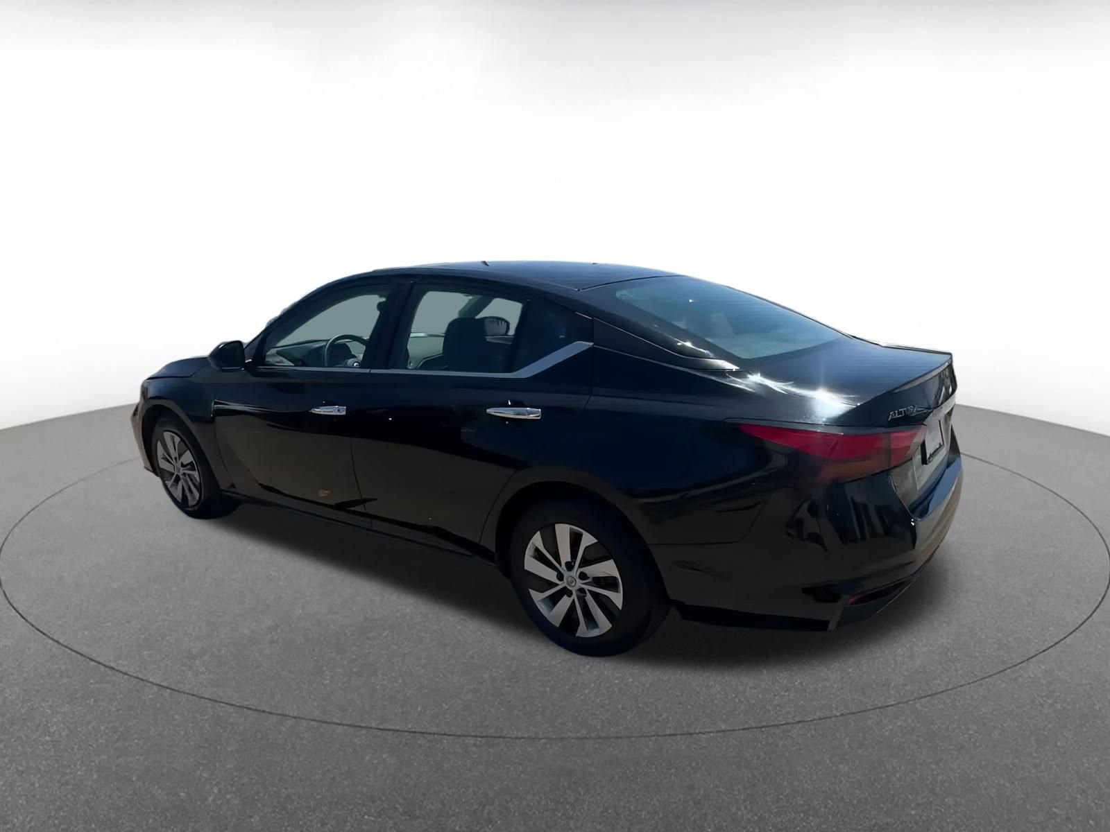 Thumbnail: 2023 Nissan Altima - 10
