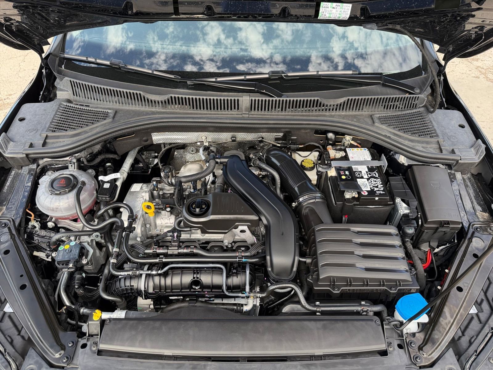 Thumbnail: 2025 Volkswagen Jetta - 31