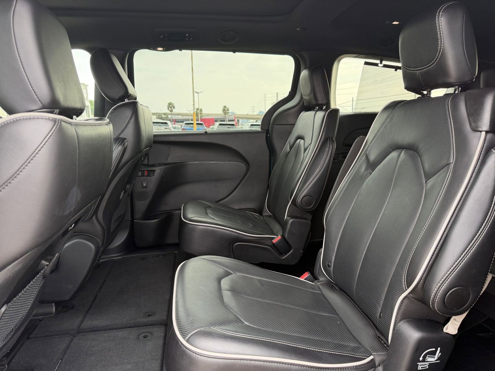 Thumbnail: 2025 Chrysler Pacifica - 29