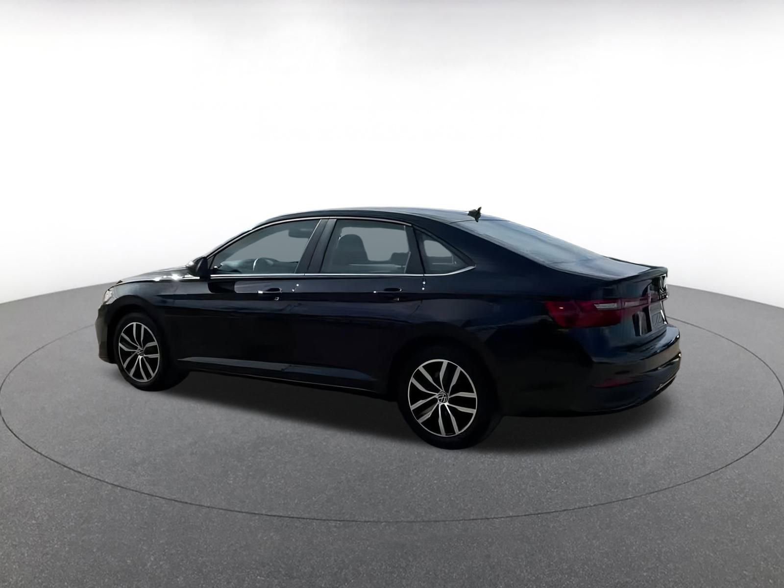 Thumbnail: 2025 Volkswagen Jetta - 9