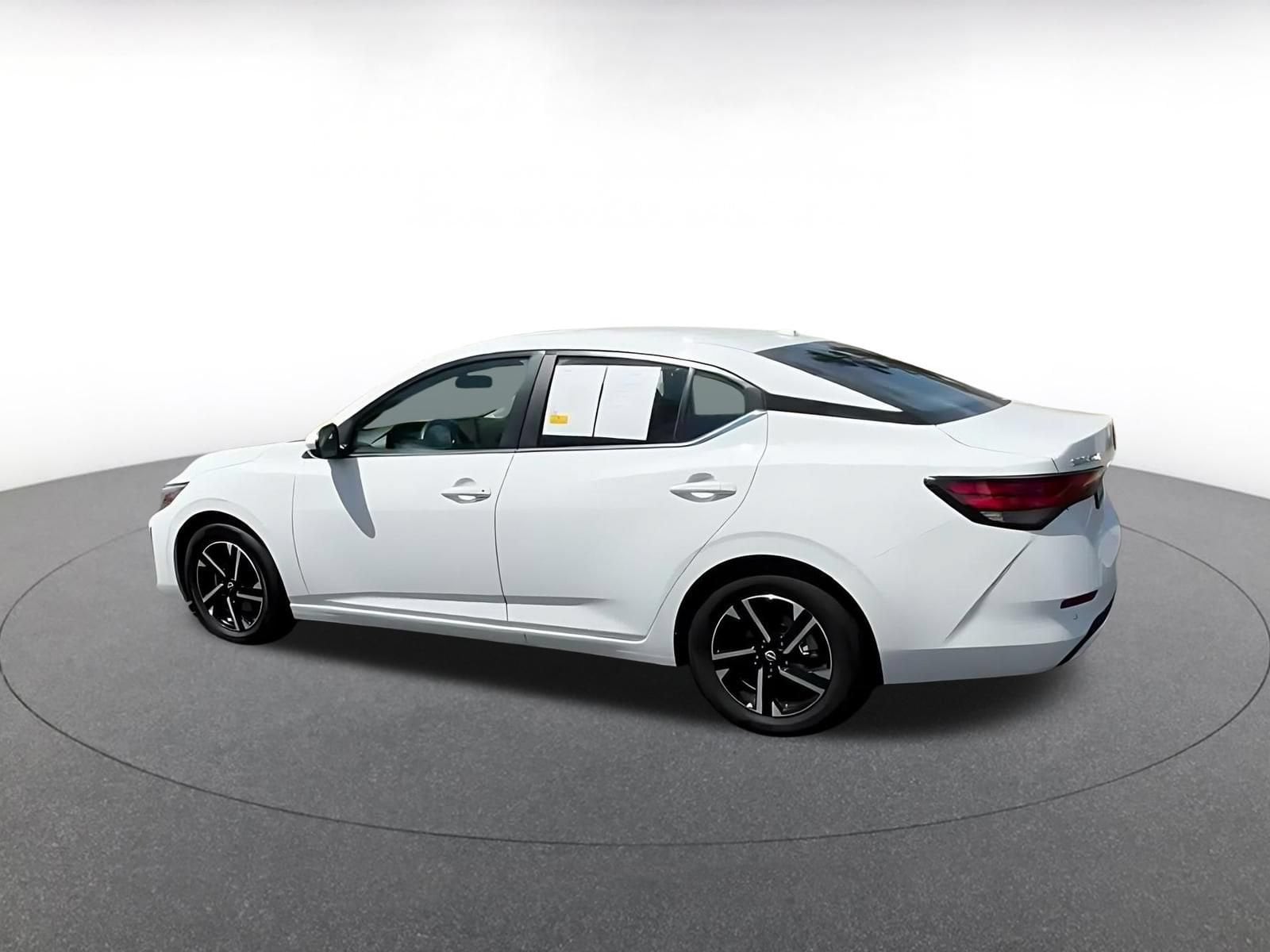 Thumbnail: 2025 Nissan Sentra - 9
