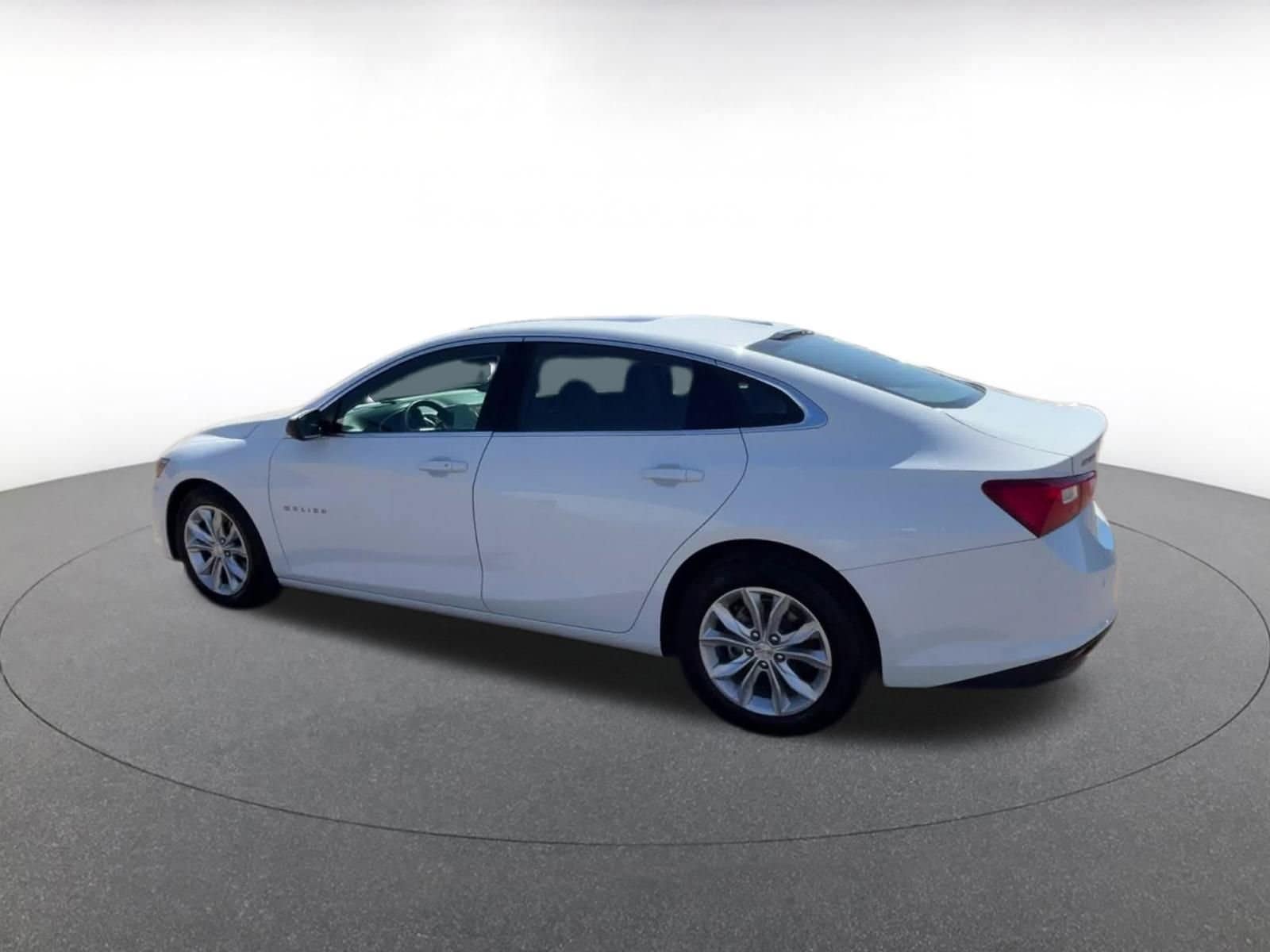 Thumbnail: 2024 Chevrolet Malibu - 10
