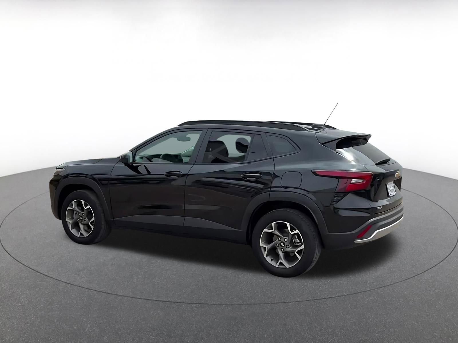 Thumbnail: 2025 Chevrolet Trax - 10