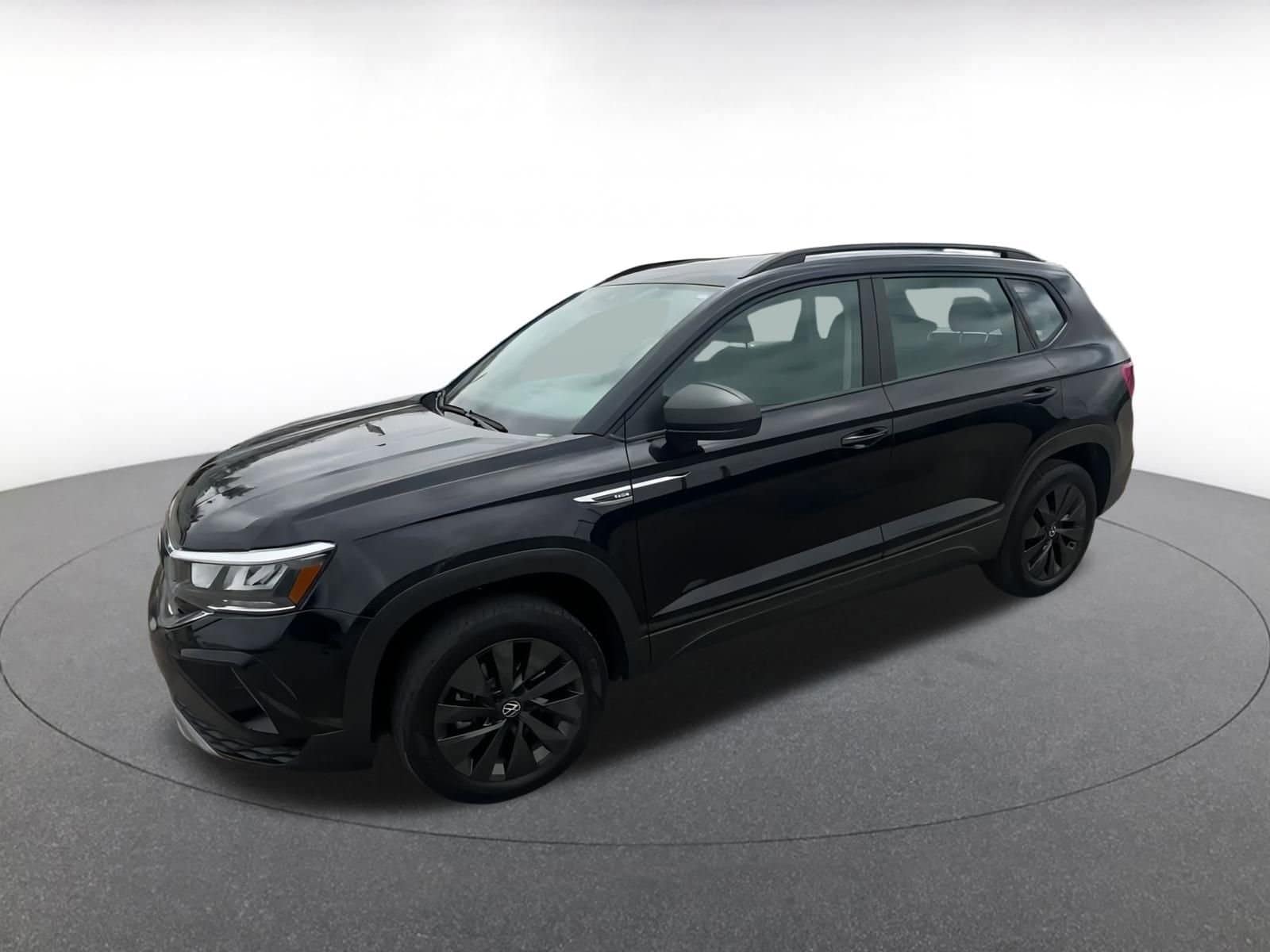 Thumbnail: 2024 Volkswagen Taos - 8