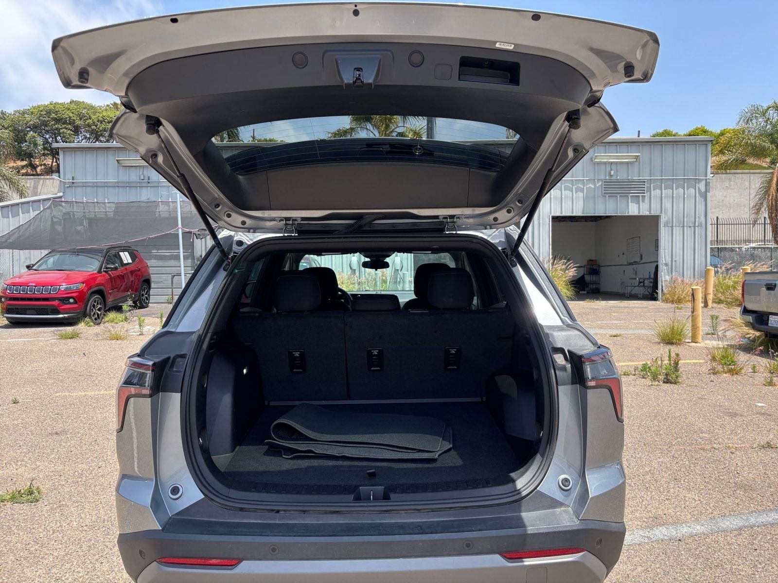 Thumbnail: 2025 Chevrolet Equinox - 31