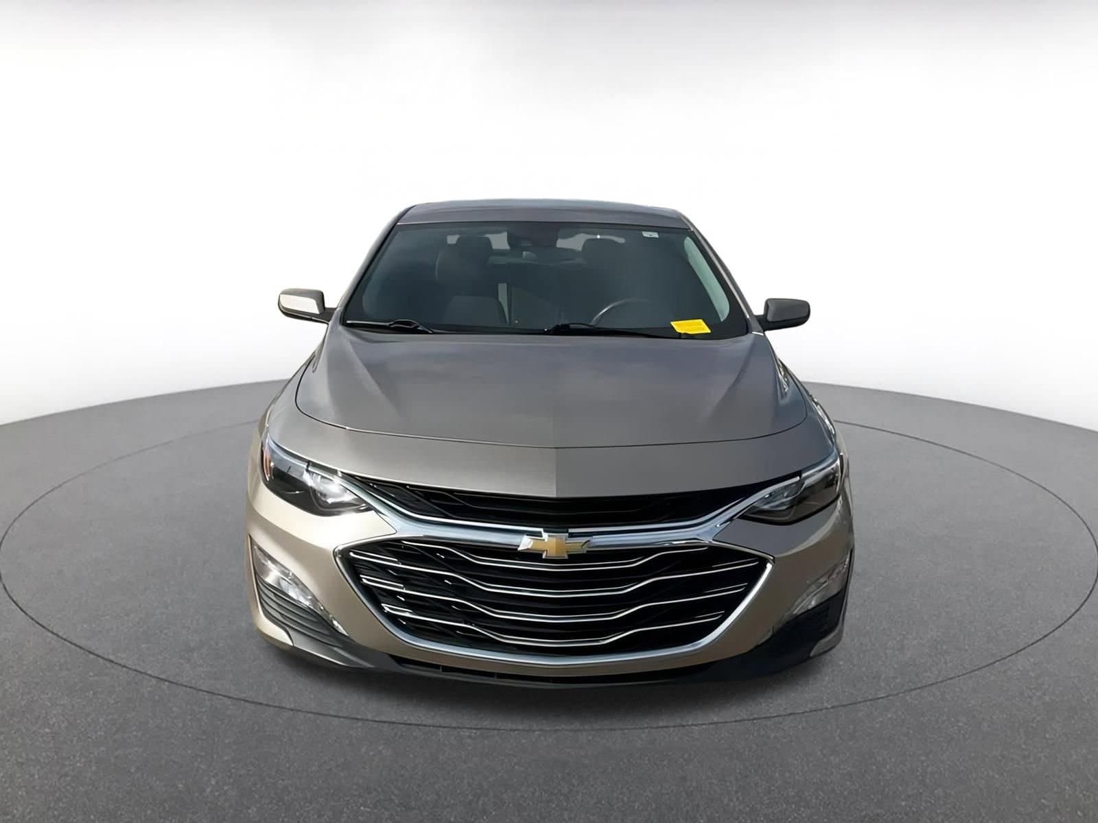 Thumbnail: 2023 Chevrolet Malibu - 4