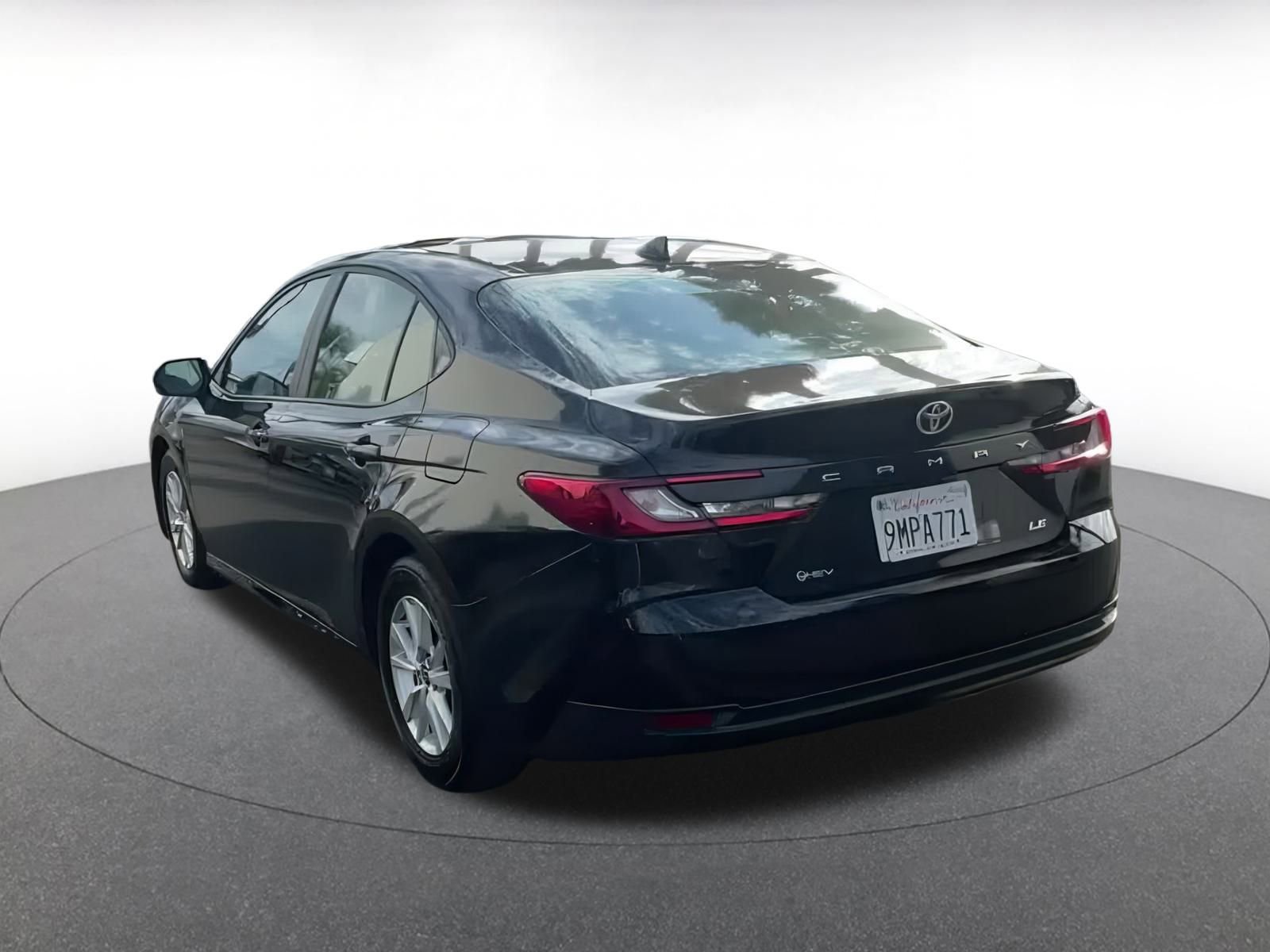 Thumbnail: 2025 Toyota Camry - 11