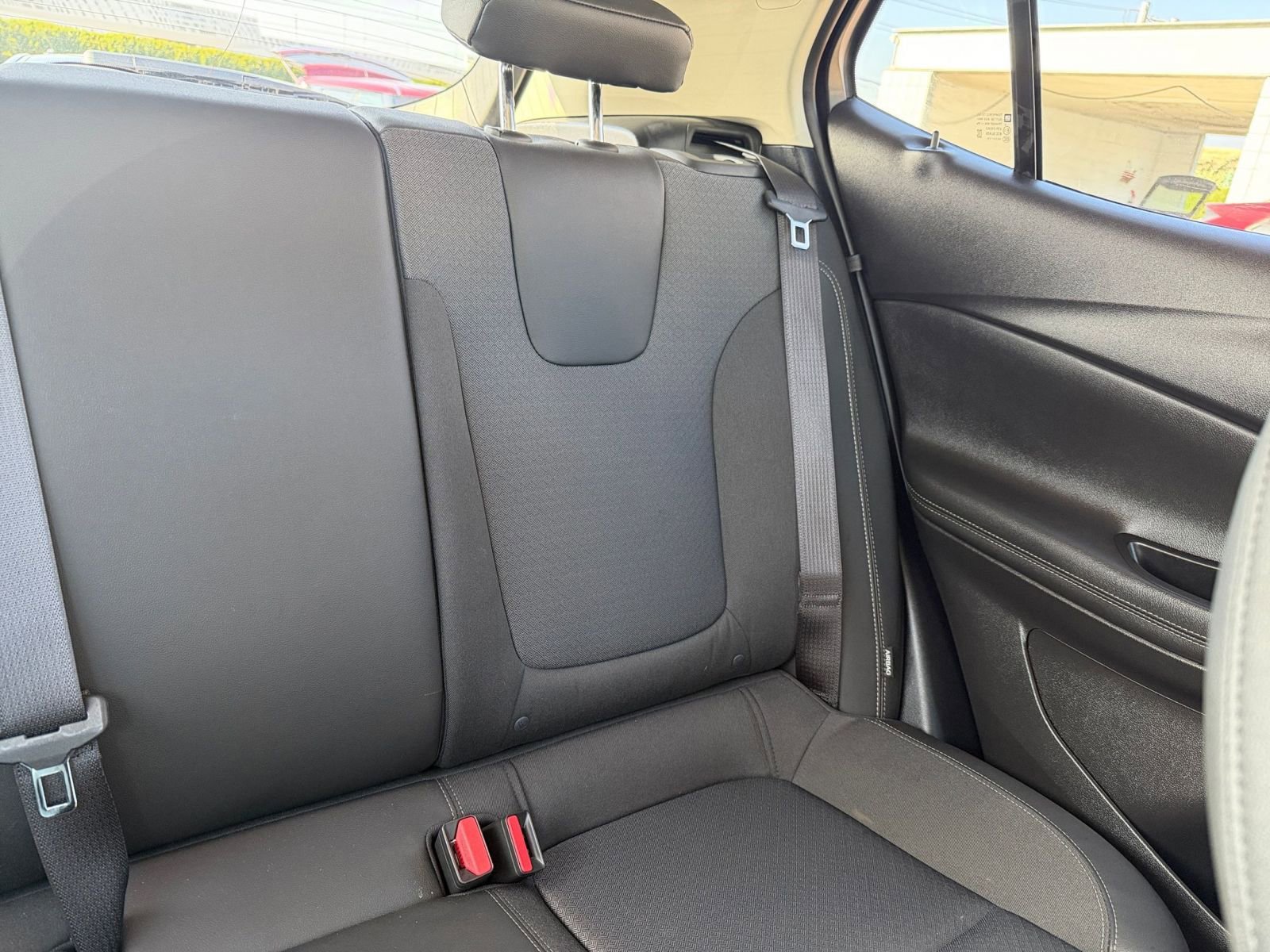 Thumbnail: 2025 Buick Encore GX - 35