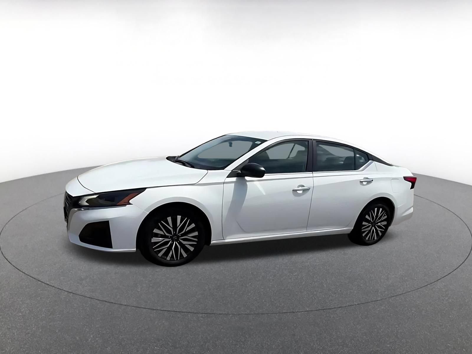 Thumbnail: 2025 Nissan Altima - 11
