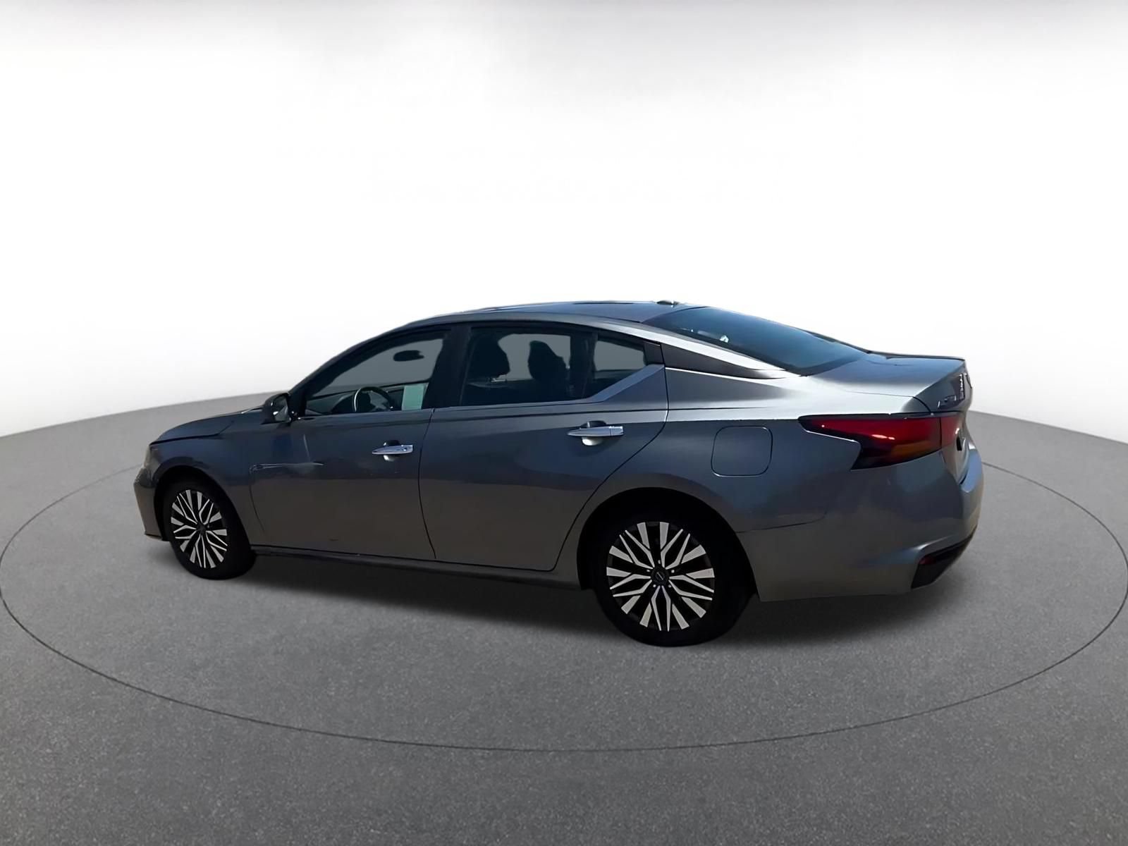Thumbnail: 2025 Nissan Altima - 10