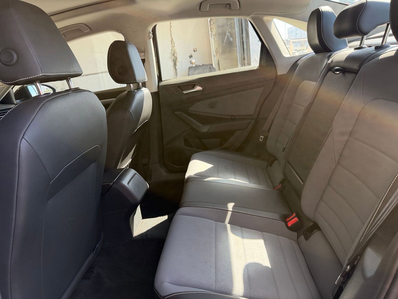 Thumbnail: 2025 Volkswagen Jetta - 24