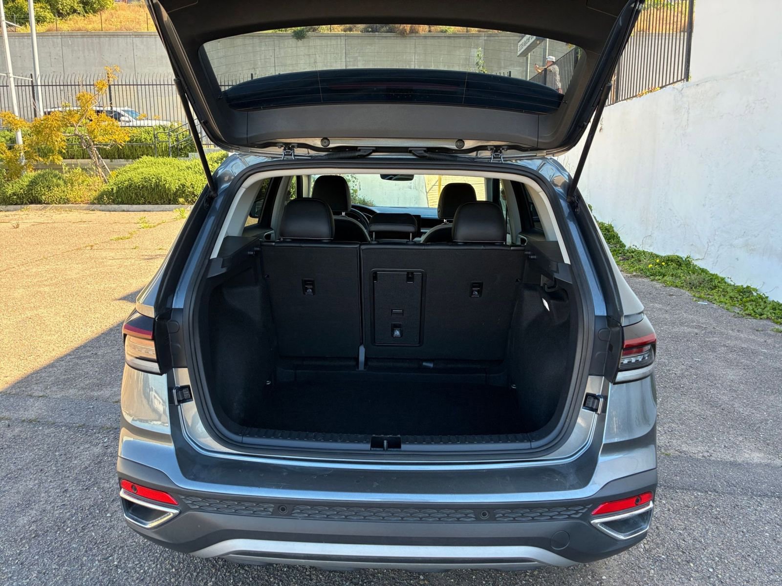 Thumbnail: 2025 Volkswagen Taos - 32