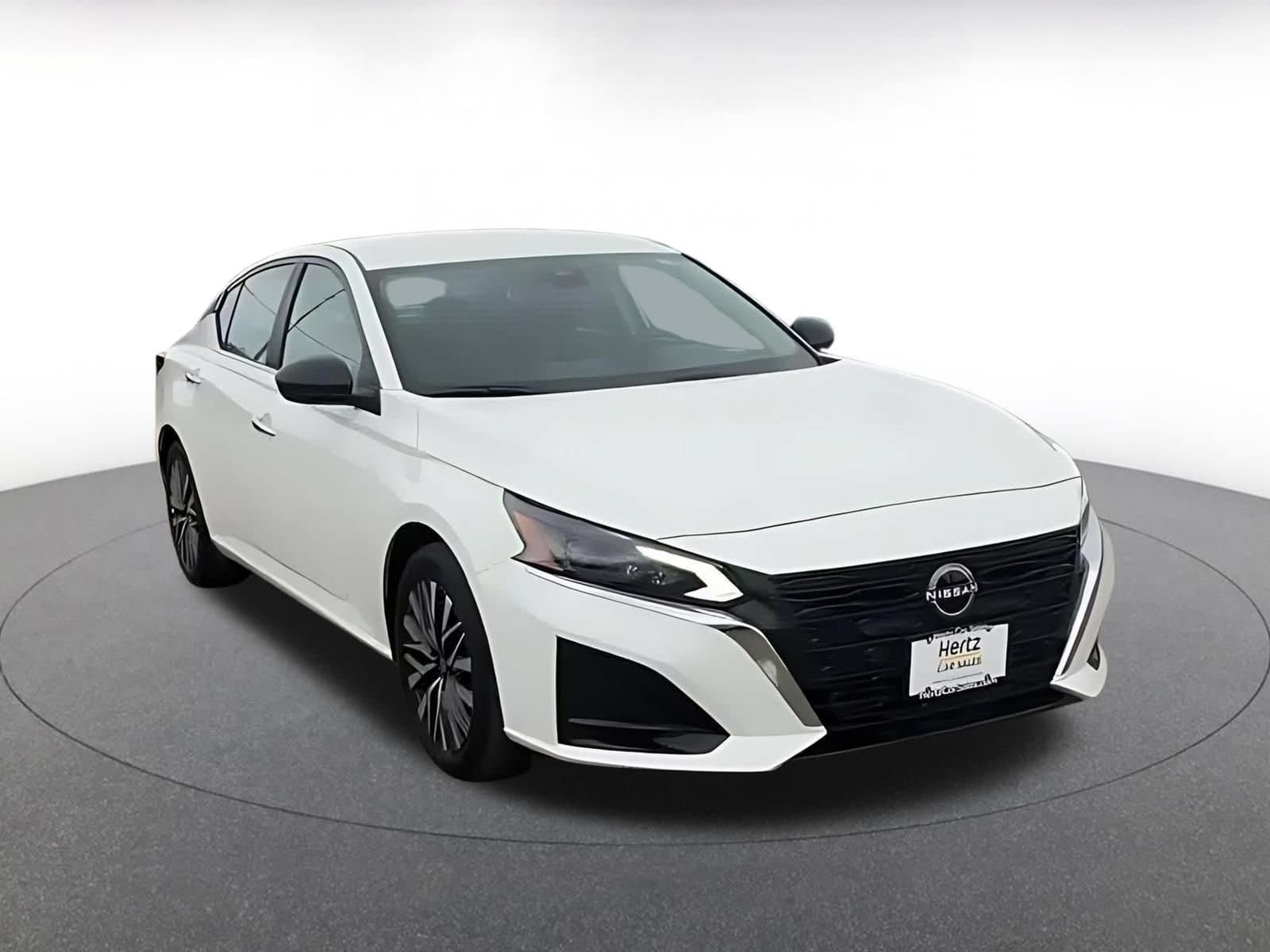 Thumbnail: 2025 Nissan Altima - 3